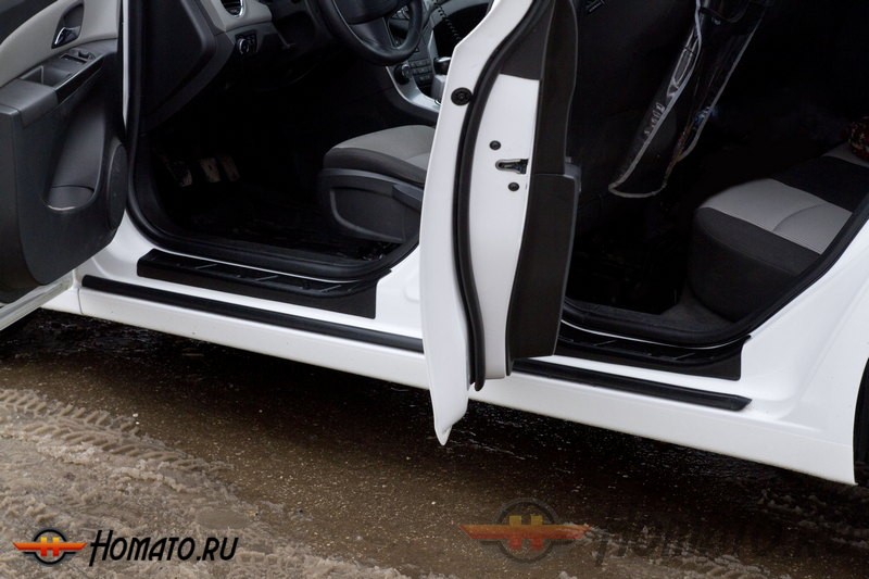 Накладки на внутренние пороги дверей Chevrolet Cruze 2009+/2012+ | шагрень
