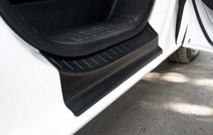 Накладки на внутренние пороги передних дверей Peugeot Traveller 2017+ | 2 штуки, шагрень